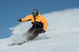 man_skiing
